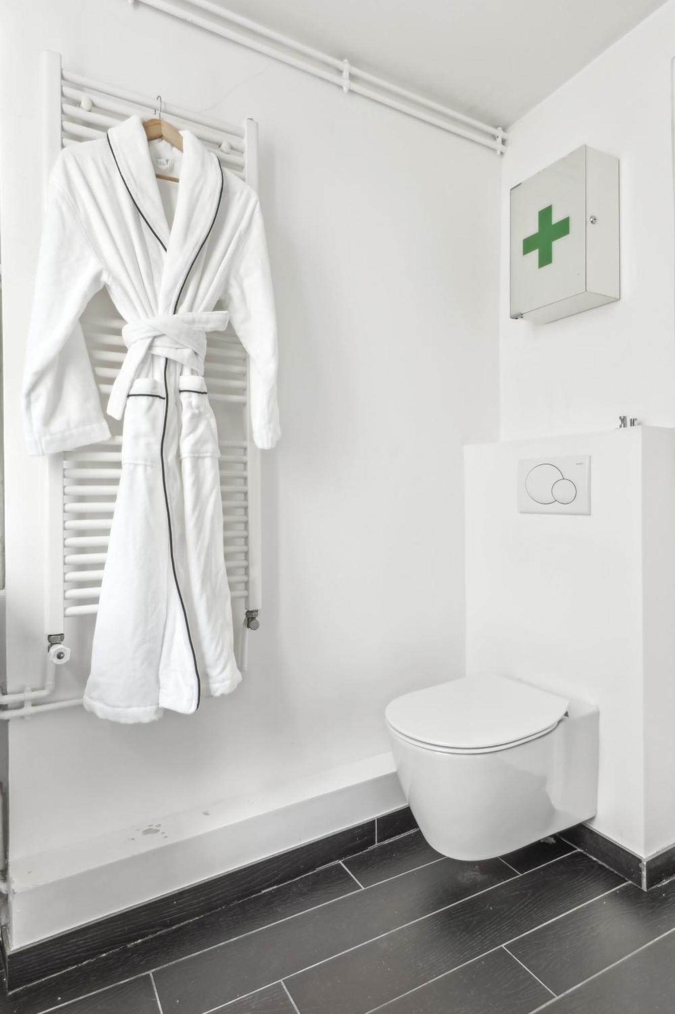 Le Marais & Place De La Republique - 2br - Cityapartmentstay Parijs