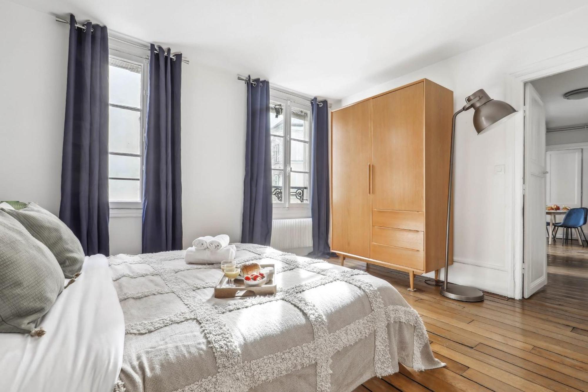 Le Marais & Place De La Republique - 2br - Cityapartmentstay Parijs